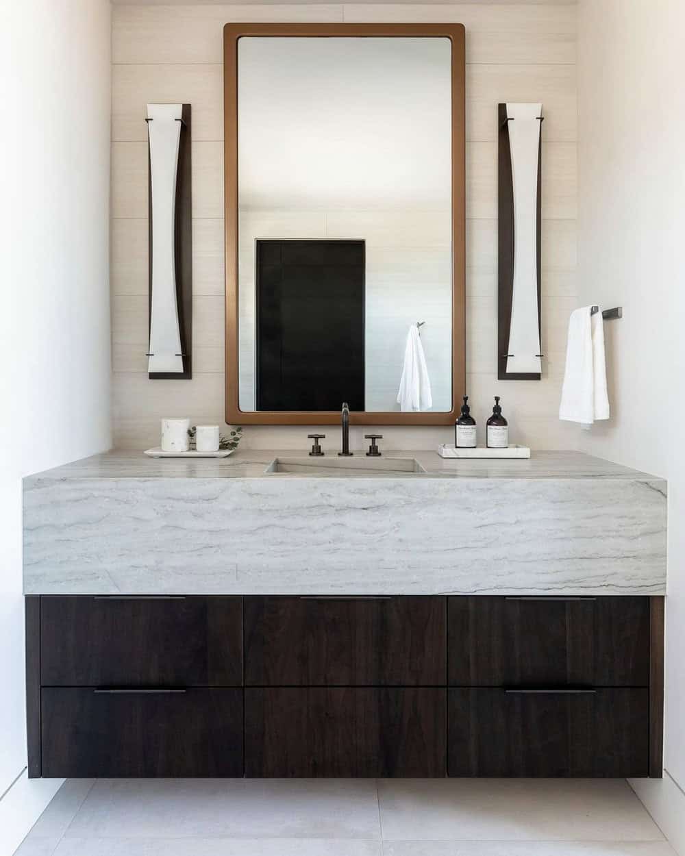 bathroom countertop decor