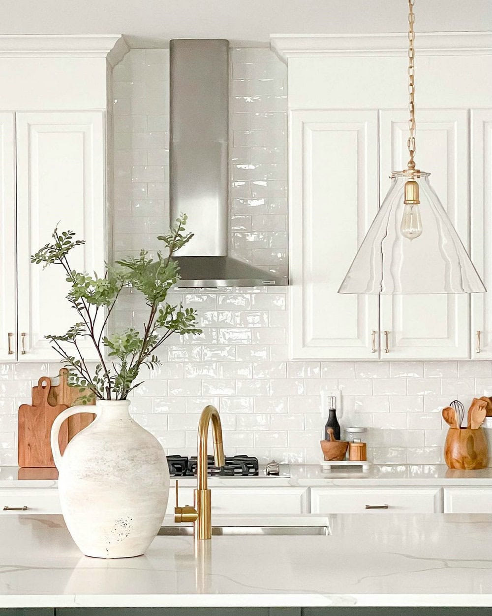 white subway tile and white grout