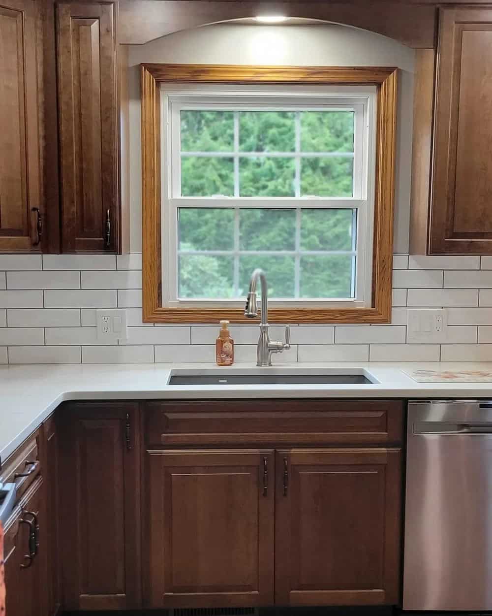 cherry cabinets backsplash