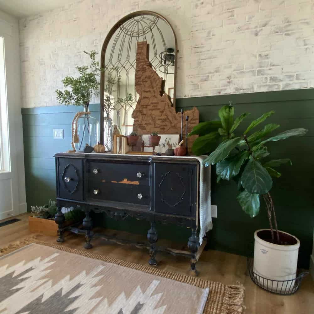 farmhouse entryway wall decor