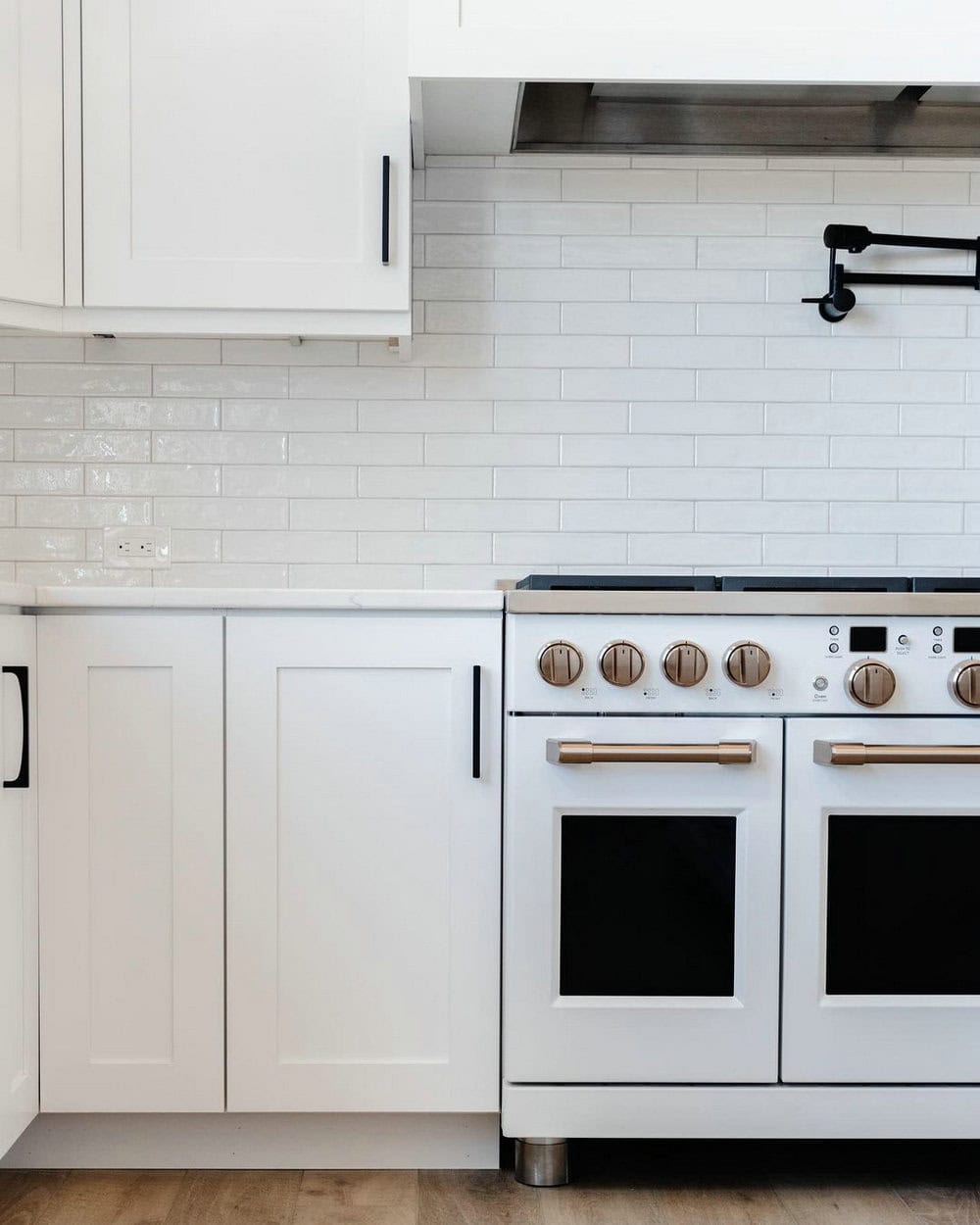 white subway tile backsplash white grout