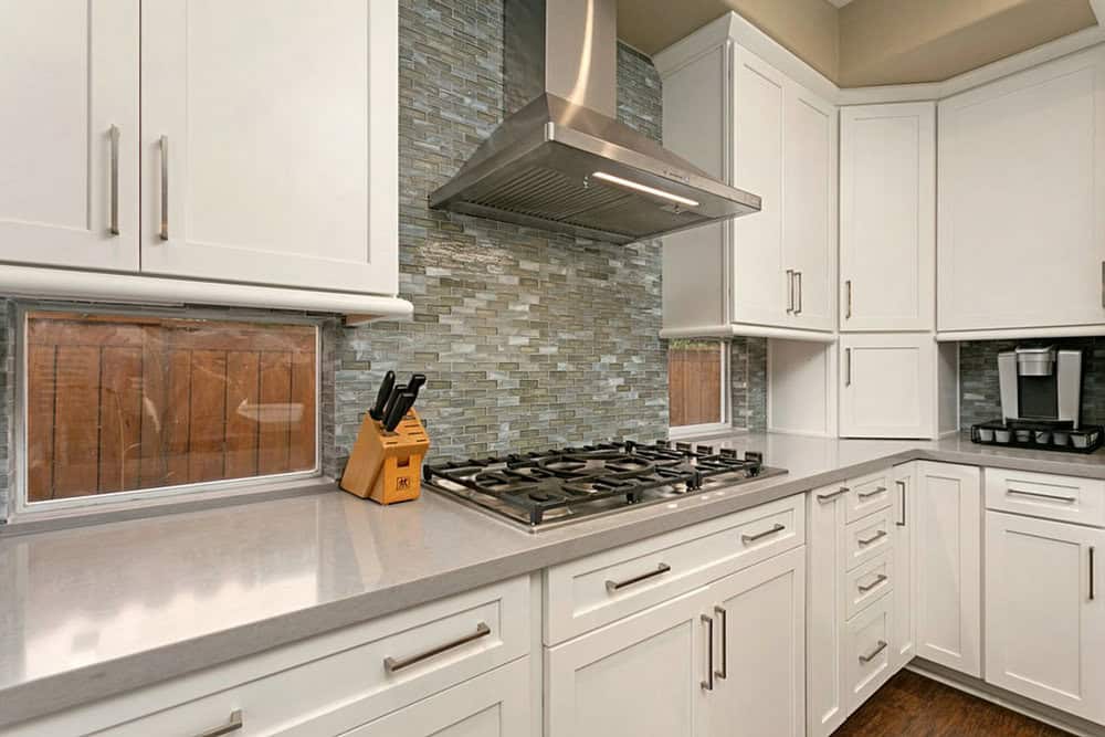 backsplash grey countertop