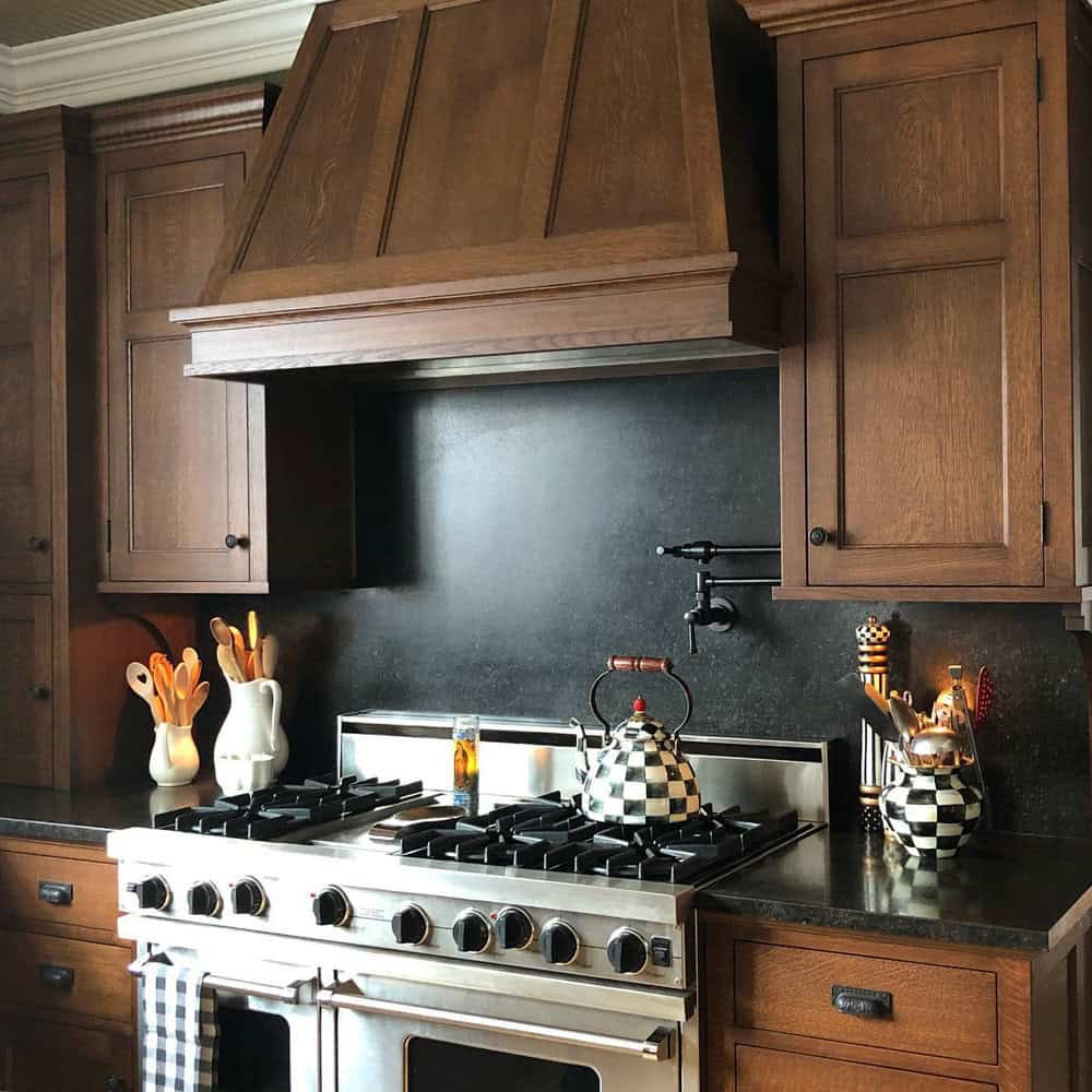 kitchen backsplash cherry cabinets