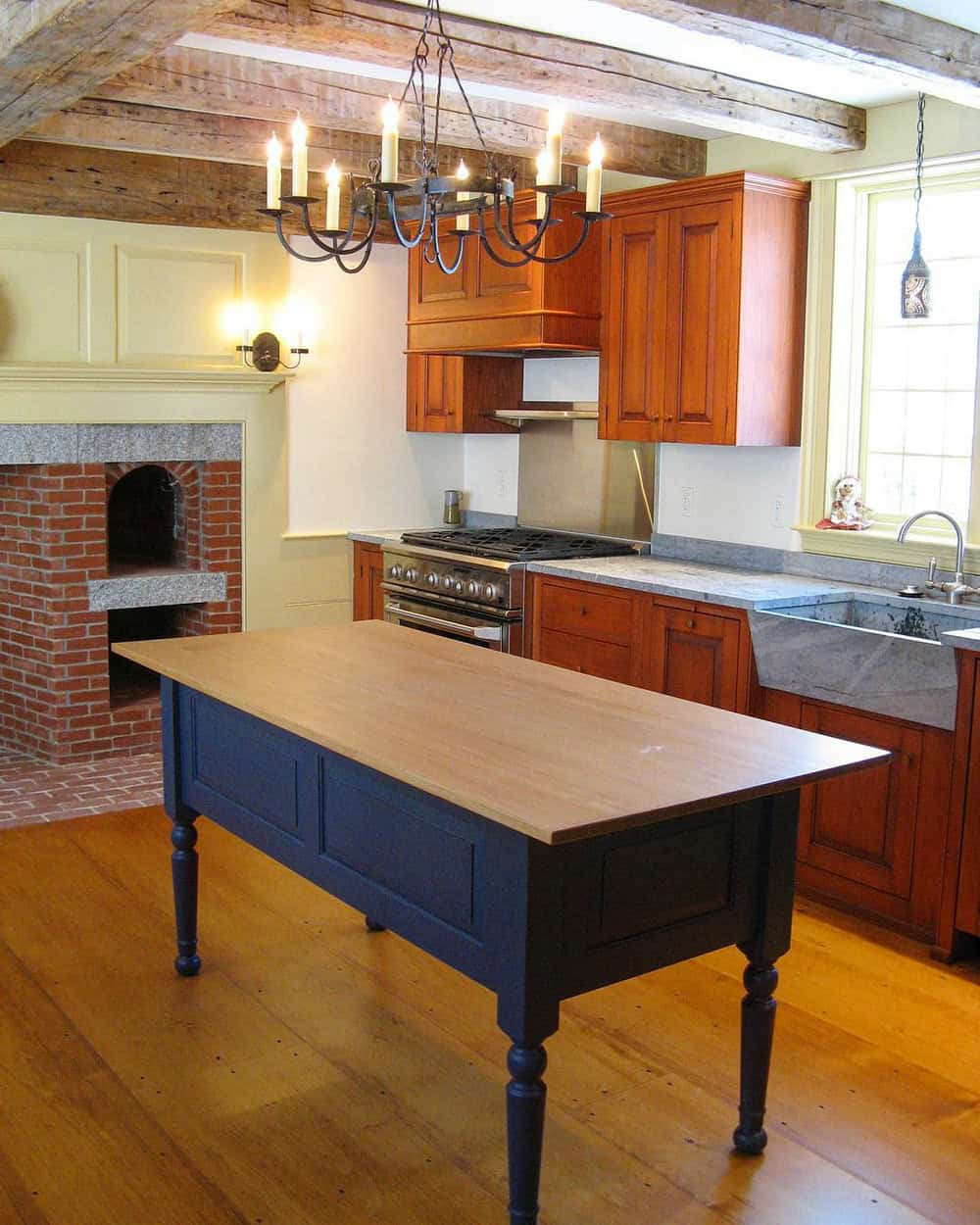 kitchen backsplash ideas with cherry cabinets