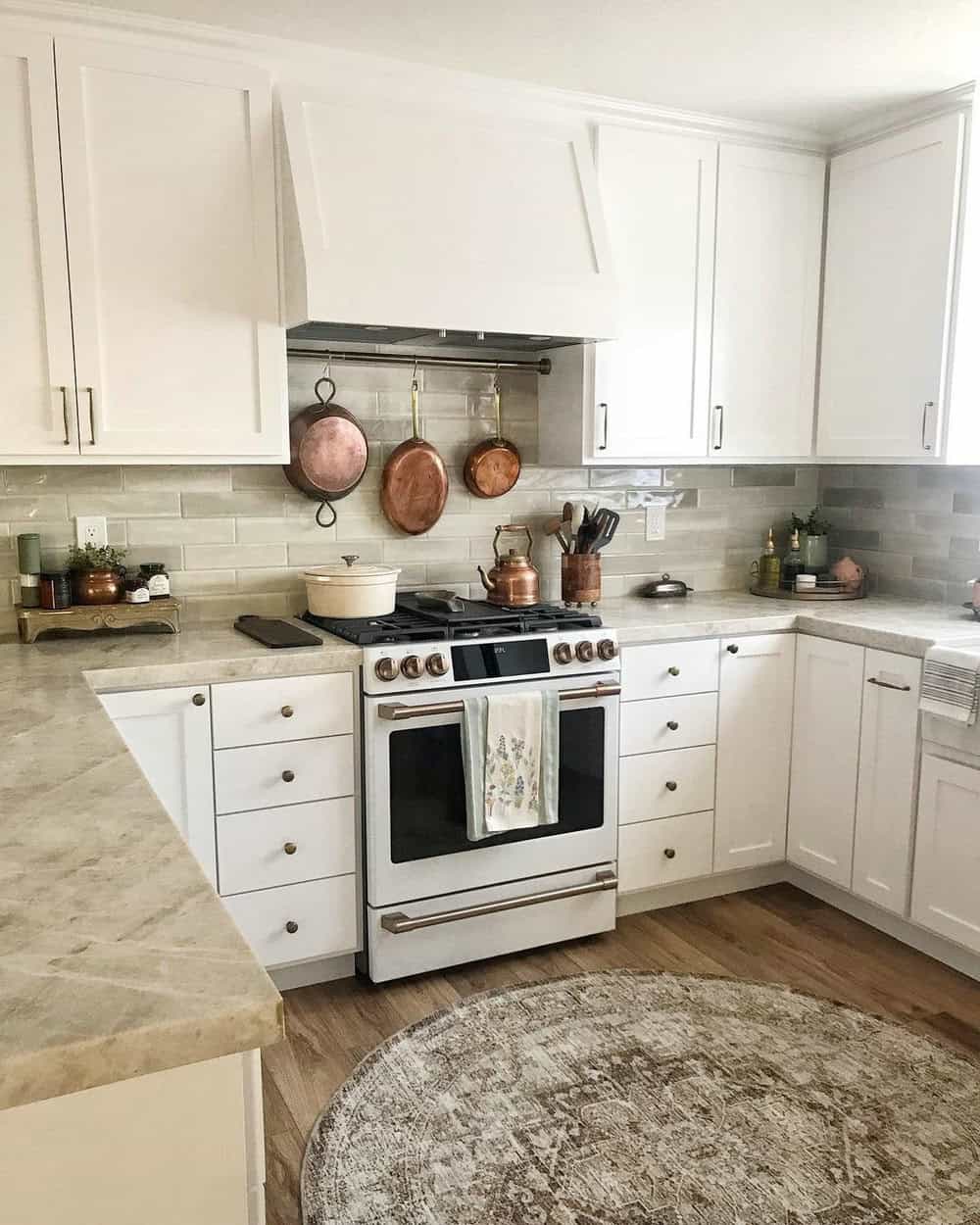 backsplashes for kitchens with white cabinets