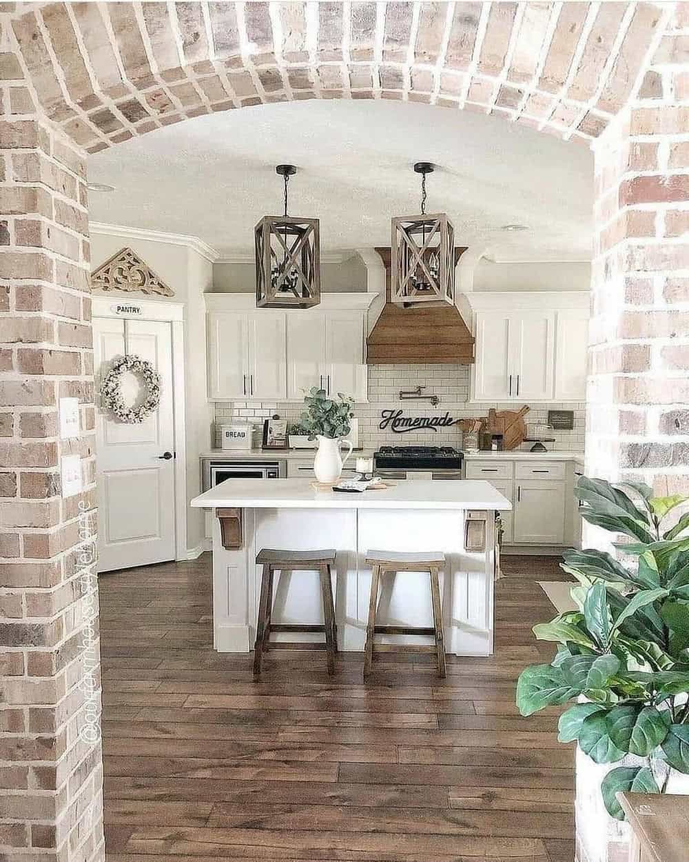 country kitchen backsplash