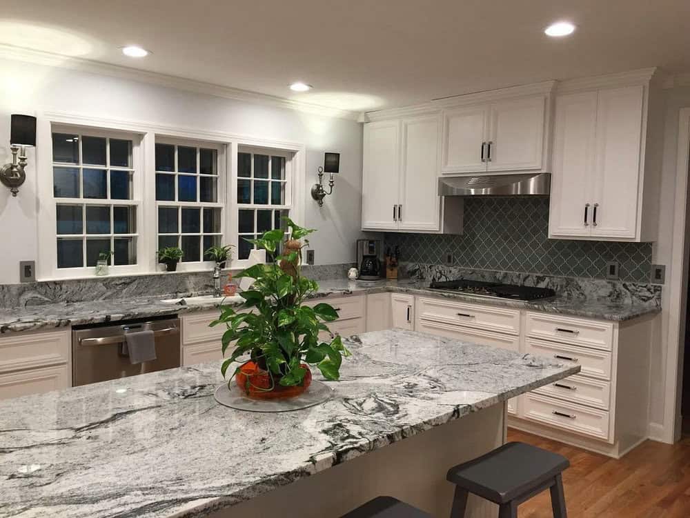 backsplash tiles for white cabinets