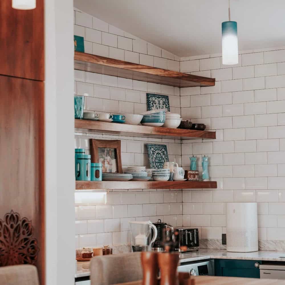 white subway tile with grey grout