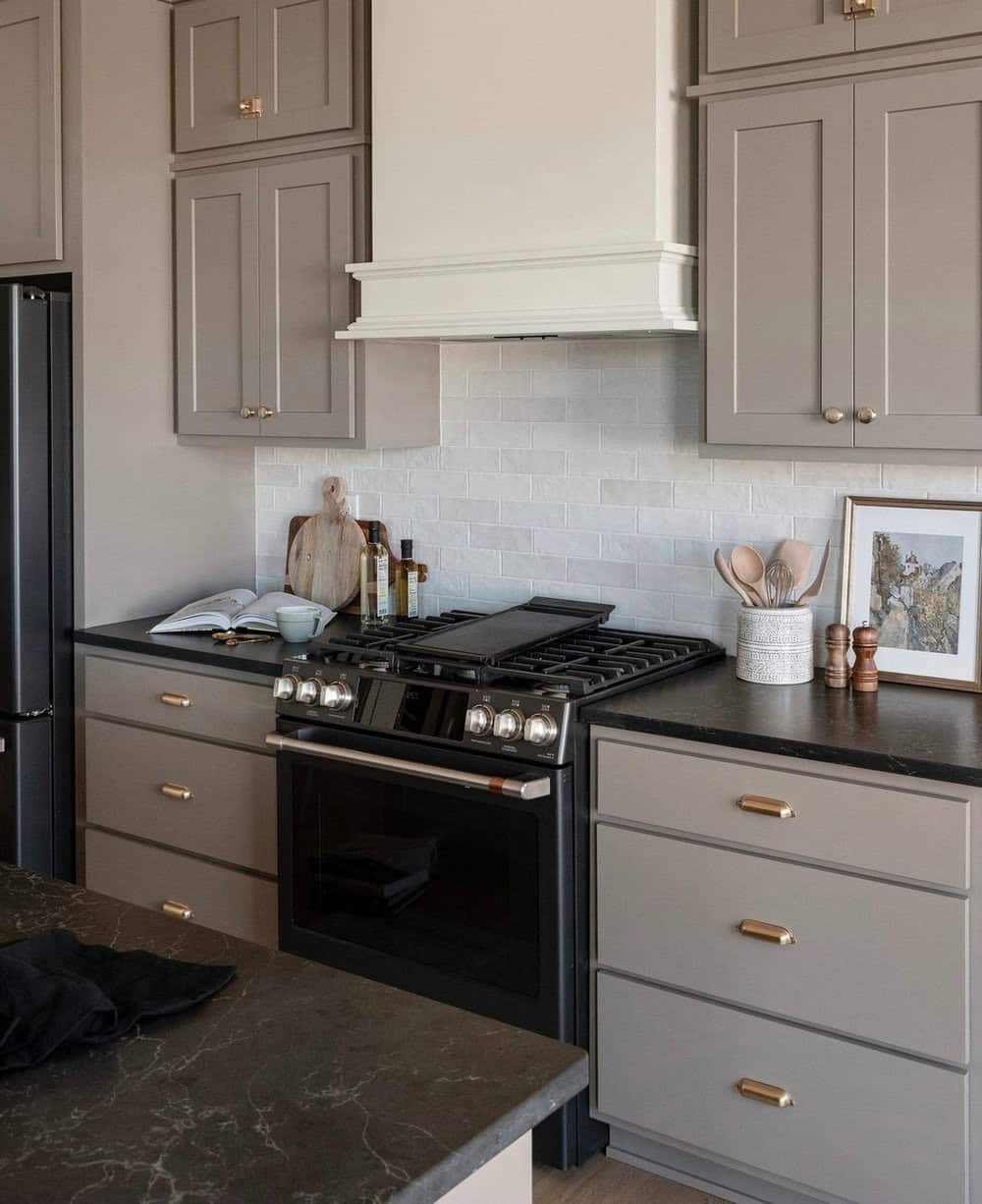 light brown cabinets backsplash