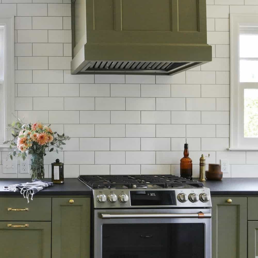 white subway tile backsplash grey grout