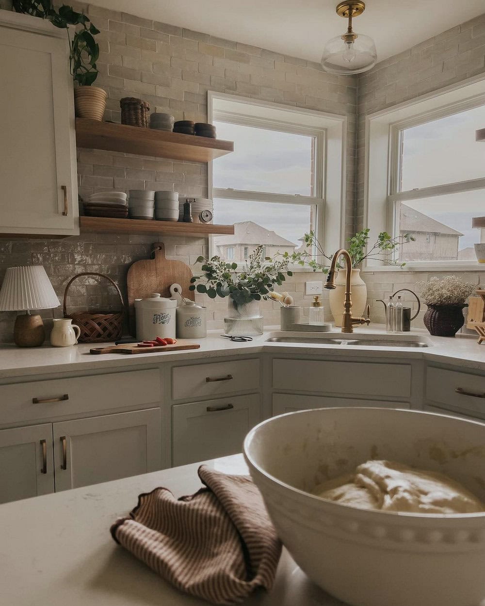 kitchen window backsplash