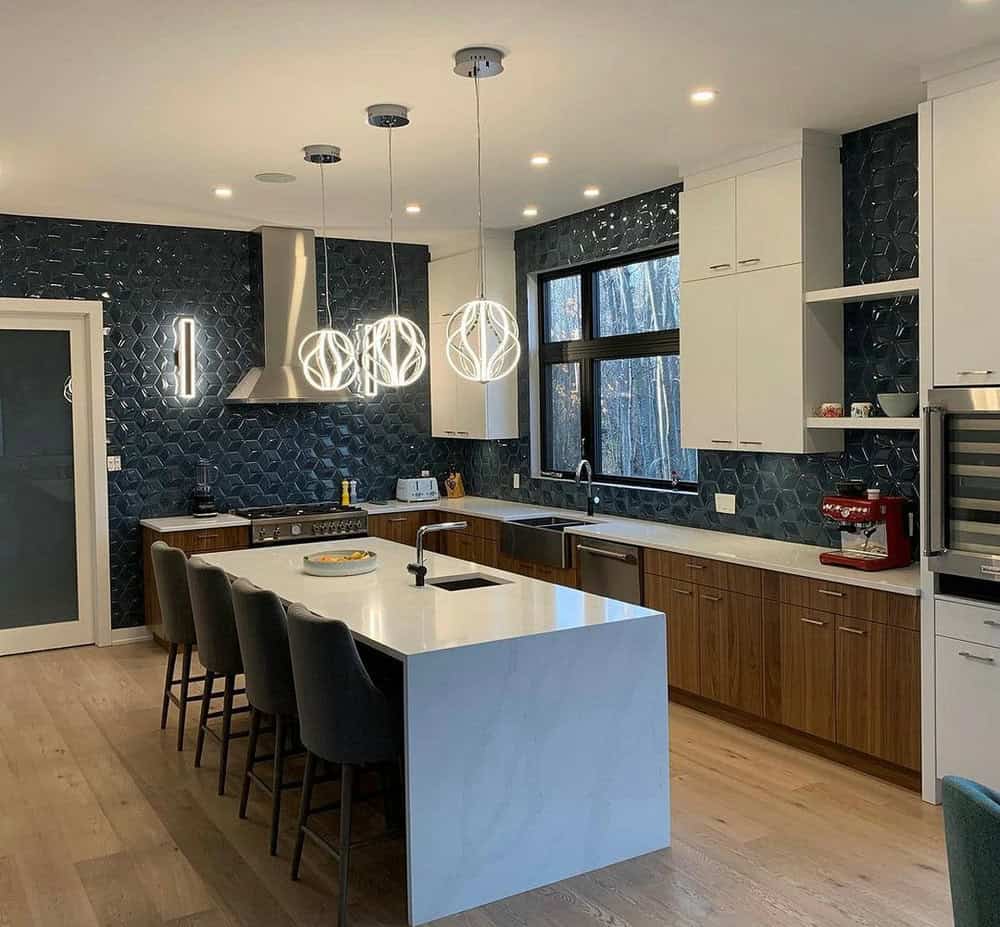 backsplash with light brown cabinets