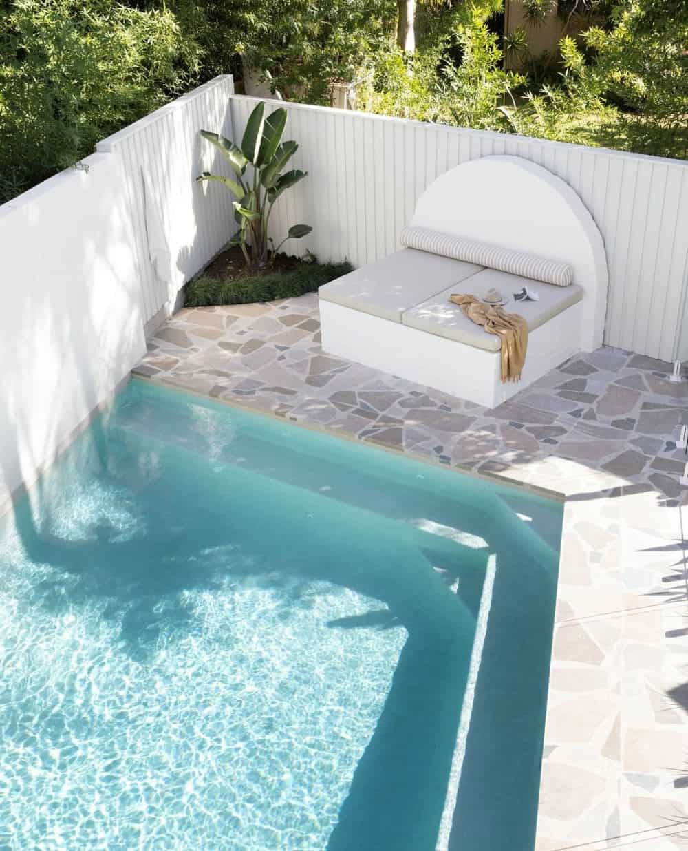 modern swimming pool tiles design