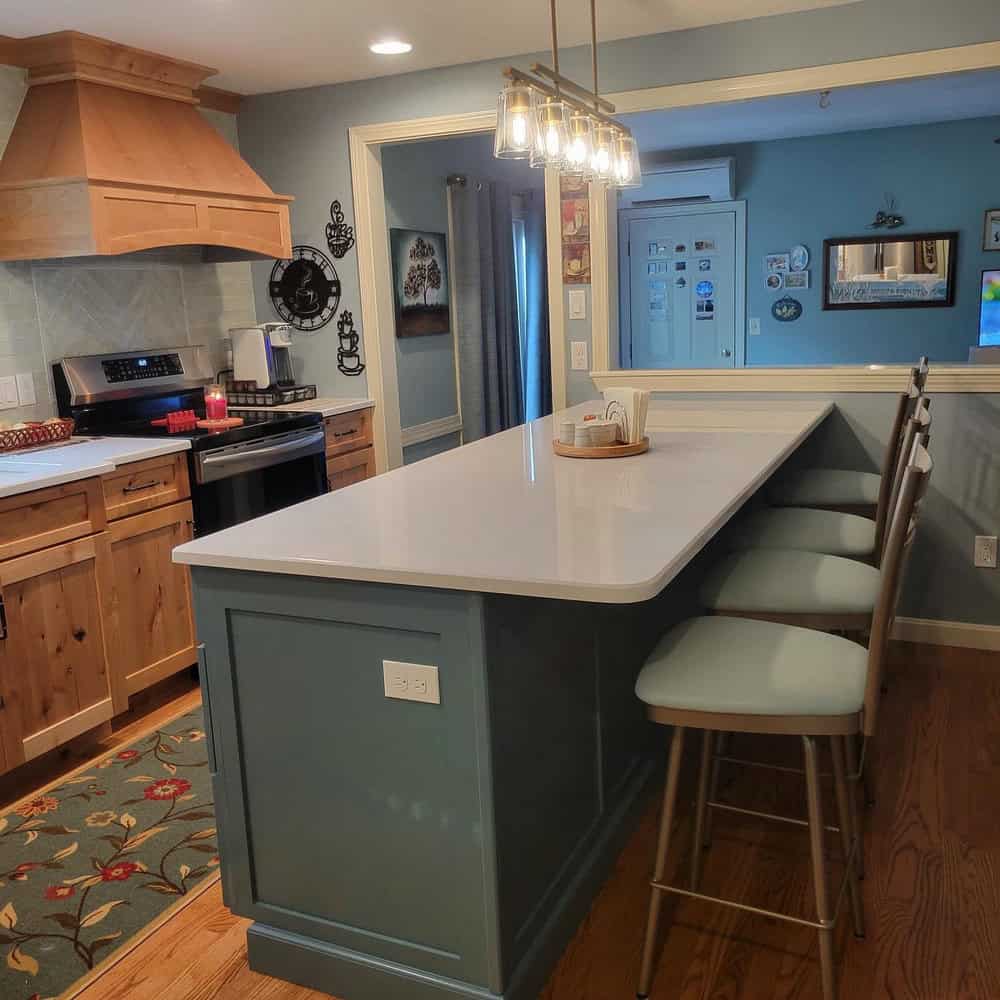 kitchens with quartz backsplash