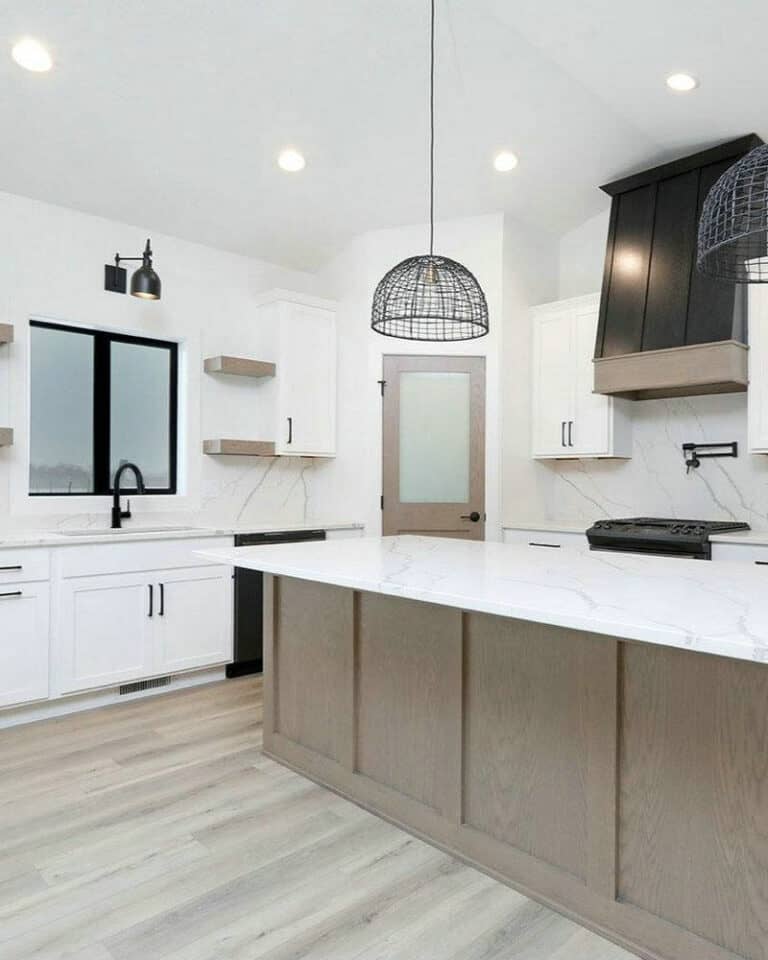 backsplash to go with white quartz countertop feature