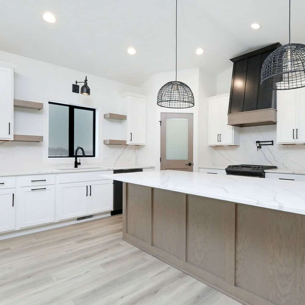 backsplash to go with white quartz countertop