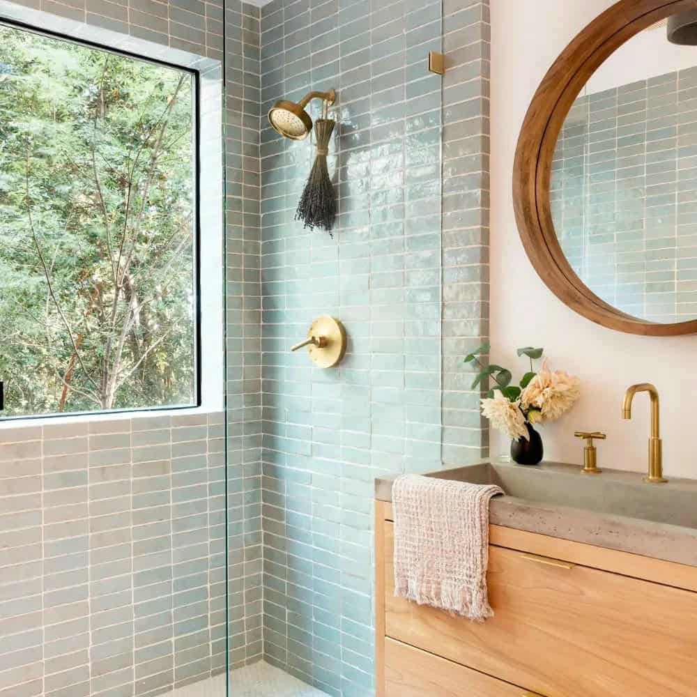 horizontal stacked tile shower