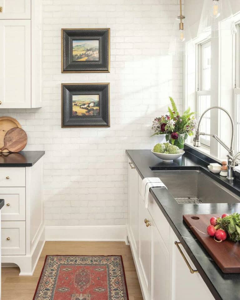 kitchen backsplash ideas with black countertops feature