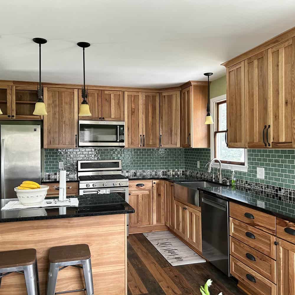 backsplashes that go with black granite countertops