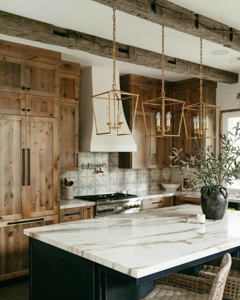 kitchen backsplash ideas with wood cabinets feature