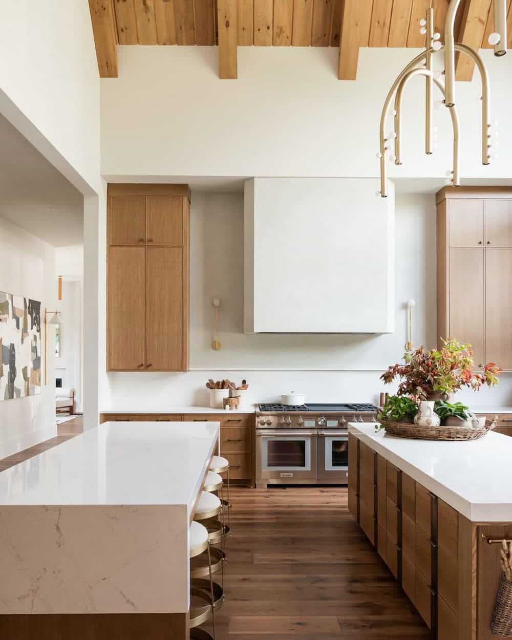 backsplash for white kitchen with white countertop