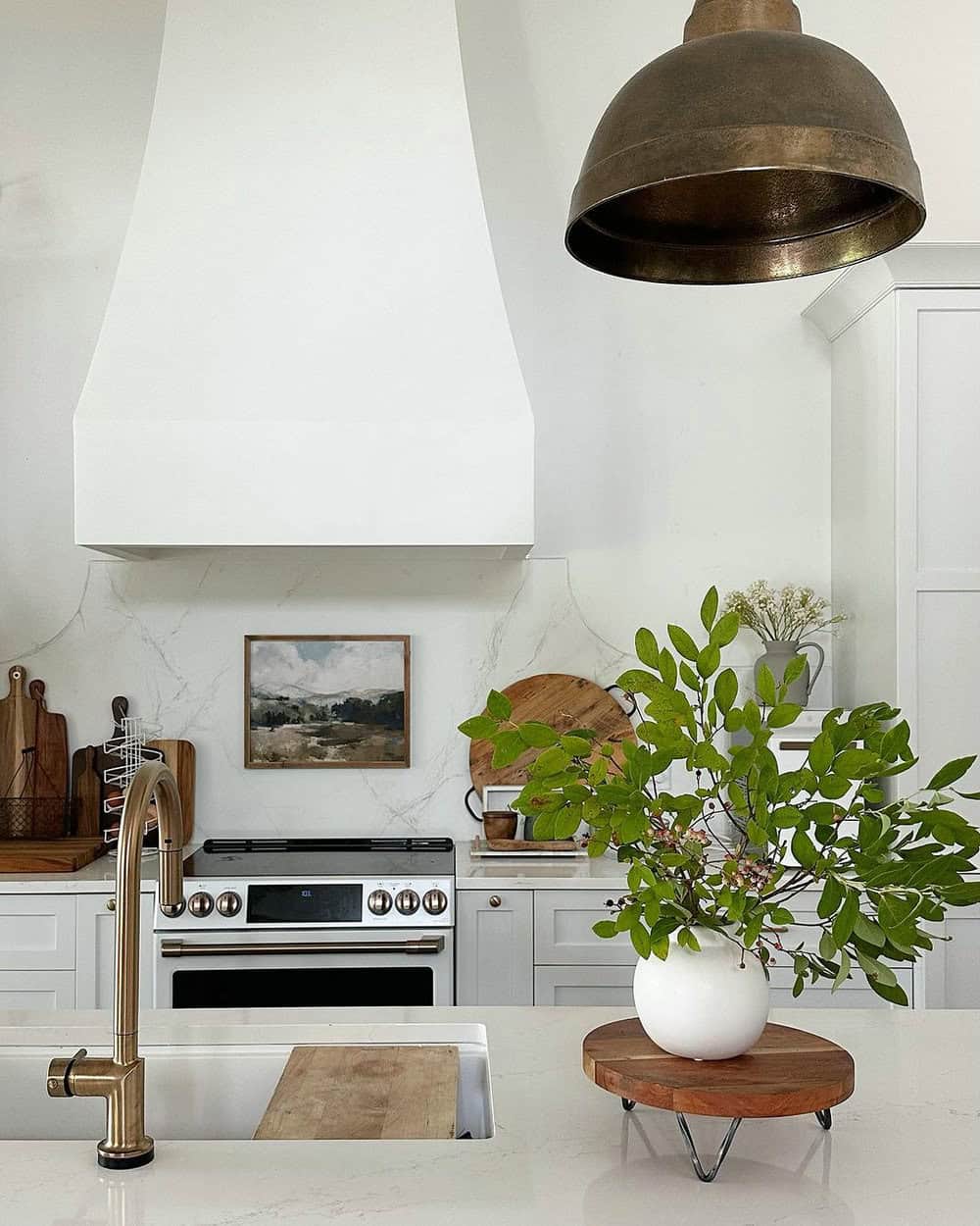 pictures of kitchen backsplash with white cabinets