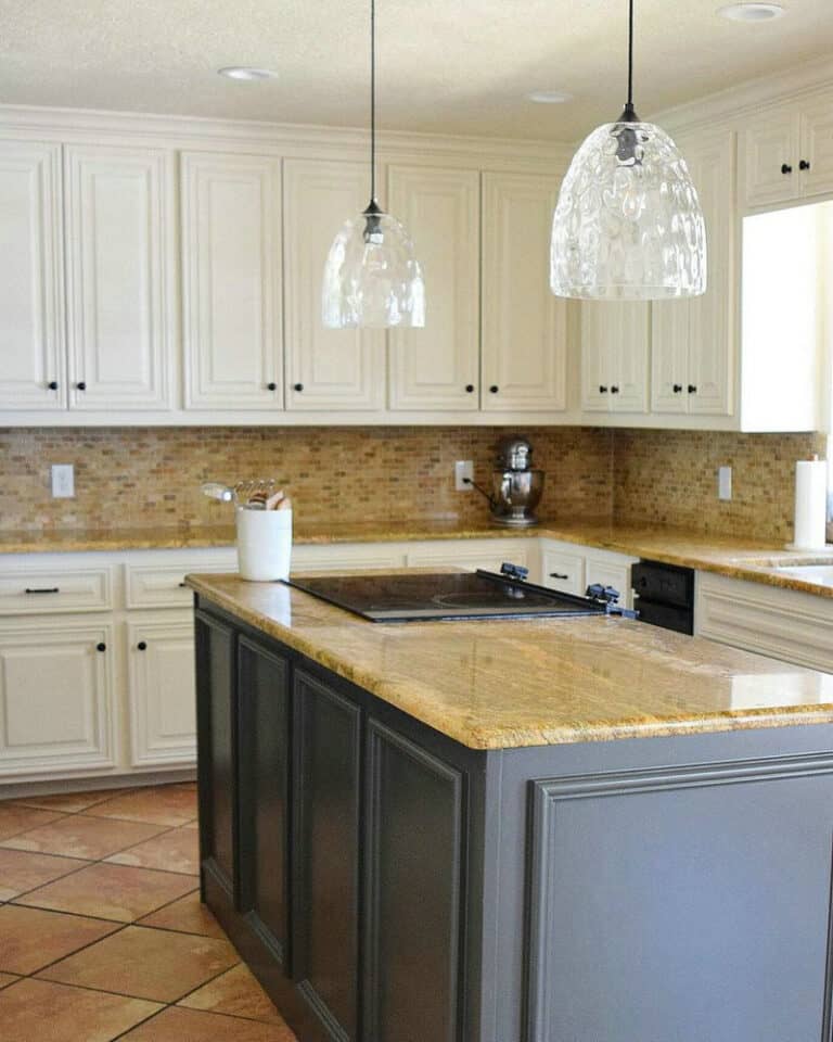 what tile looks best with granite countertops feature