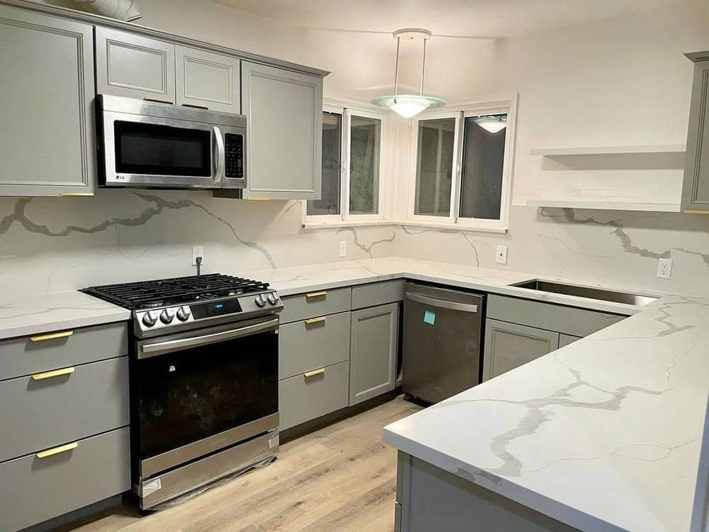 quartz kitchen countertops and backsplashes