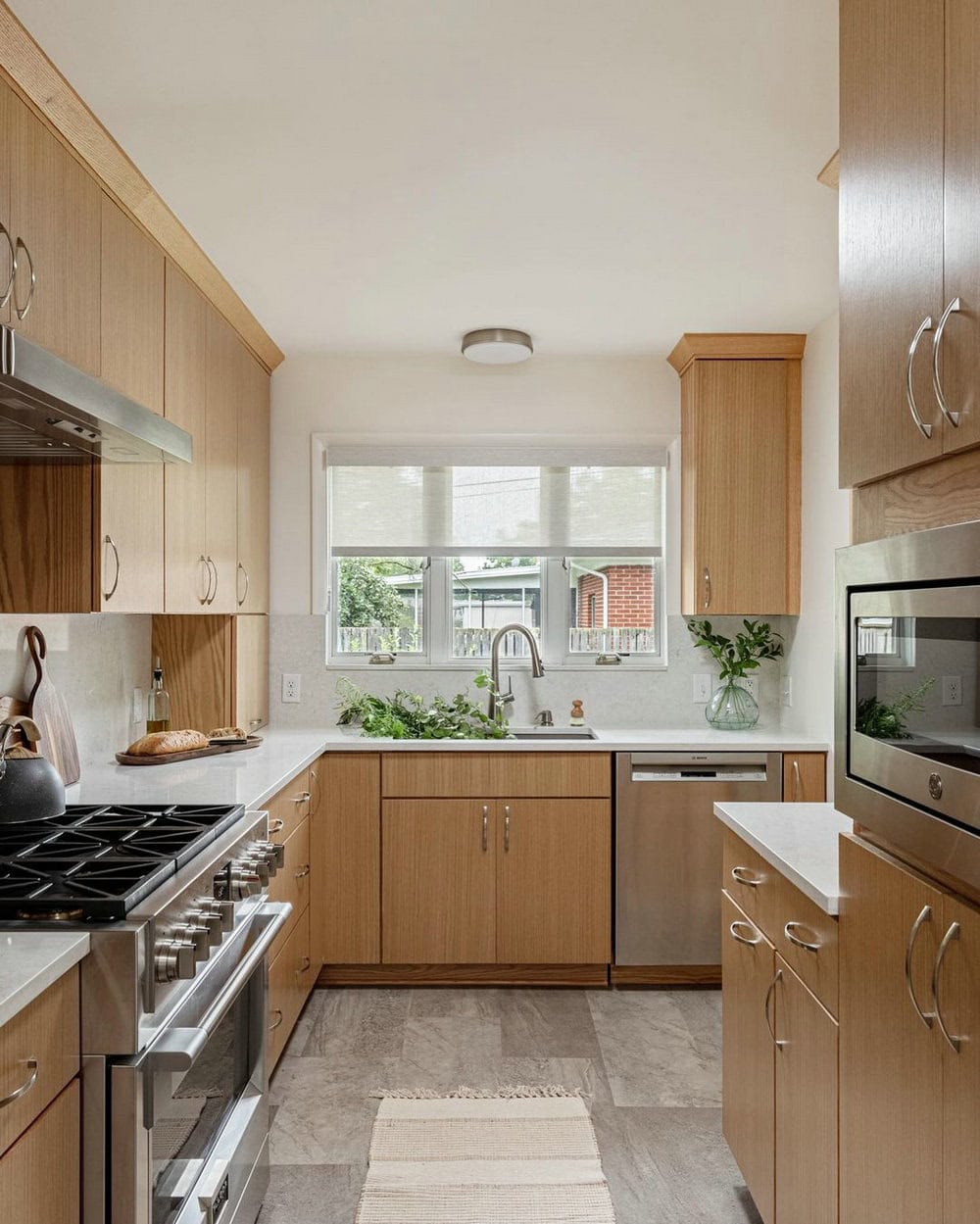 kitchen countertop and backsplash same