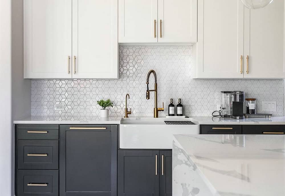 back splash for white kitchen cabinets