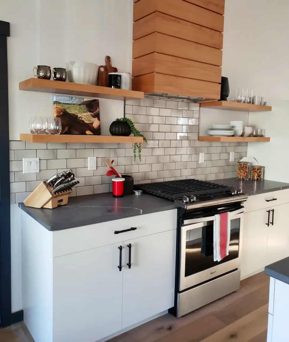 backsplash tile with black granite countertops