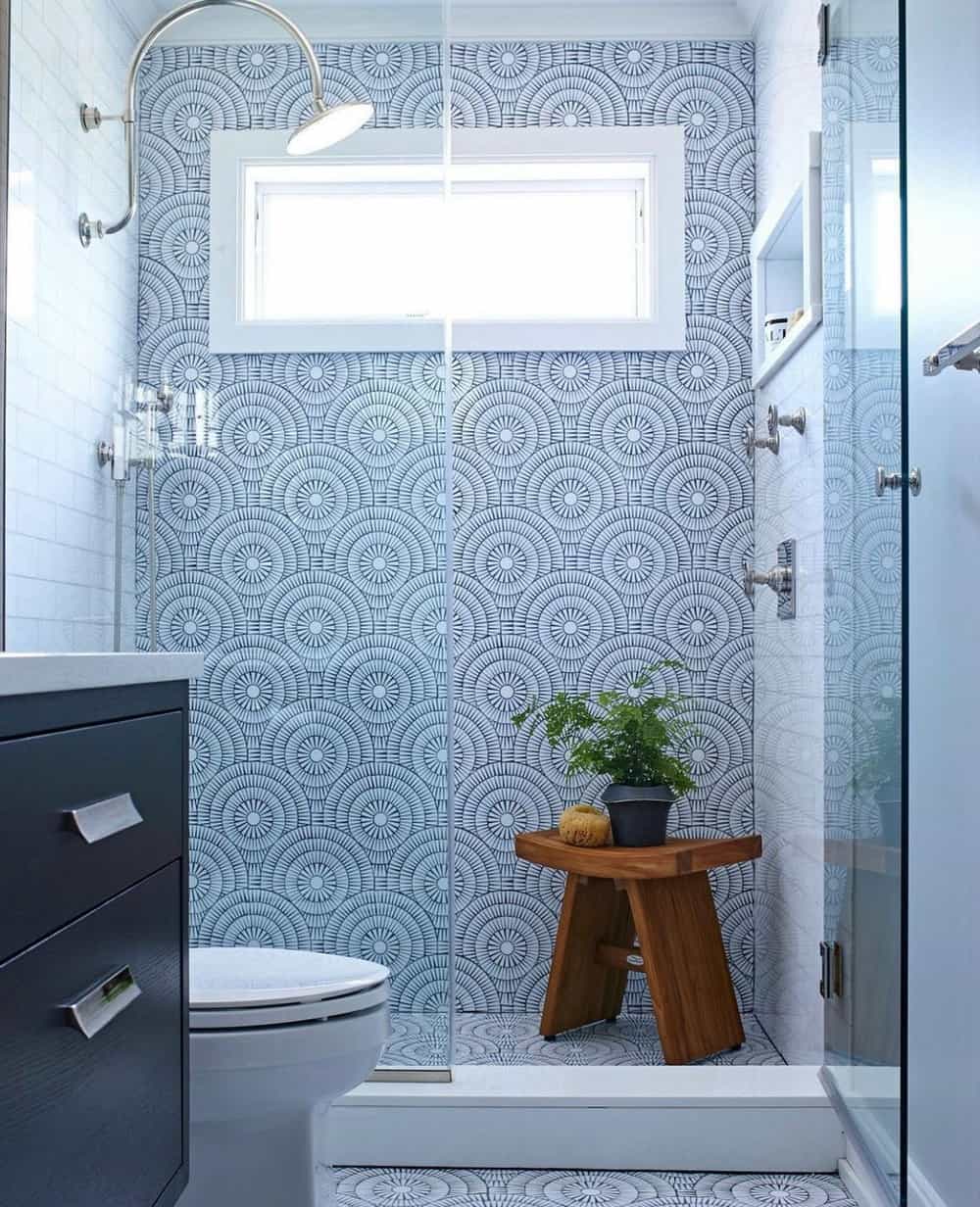 ideas for tiles in small bathrooms