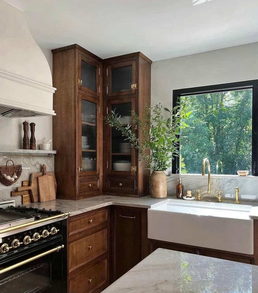 backsplash for light brown cabinets