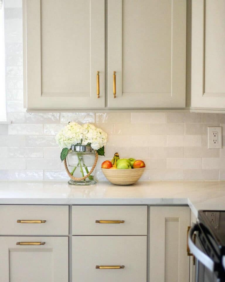 oatmeal colored cabinets feature