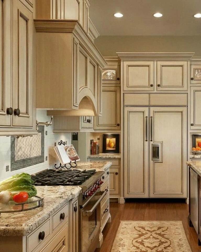 backsplash for cream kitchen cabinets feature