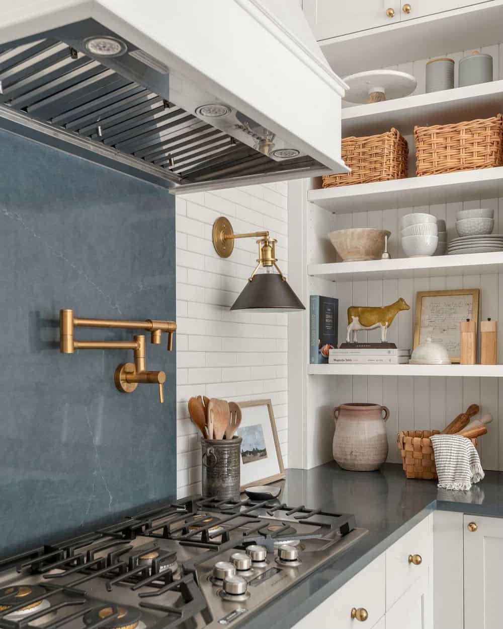 backsplash with black countertops