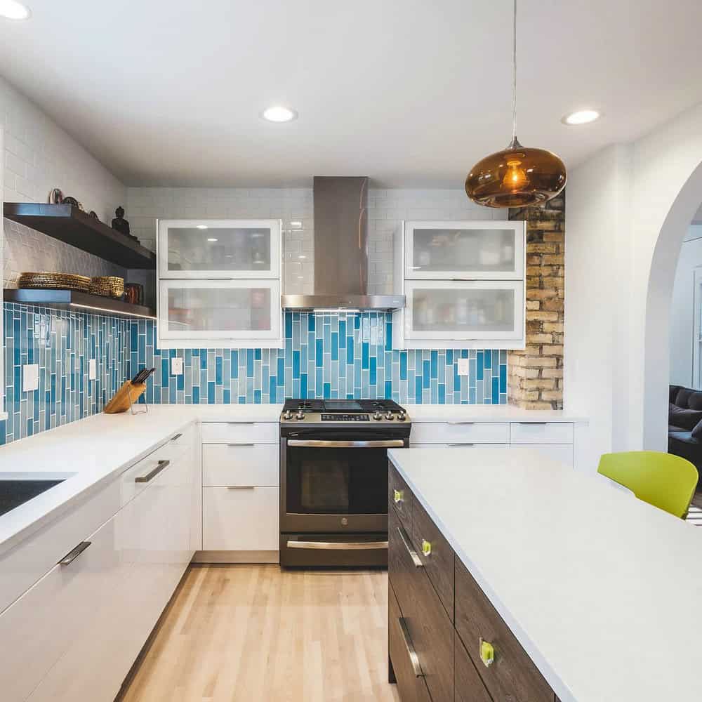 backsplash for white kitchen cabinets