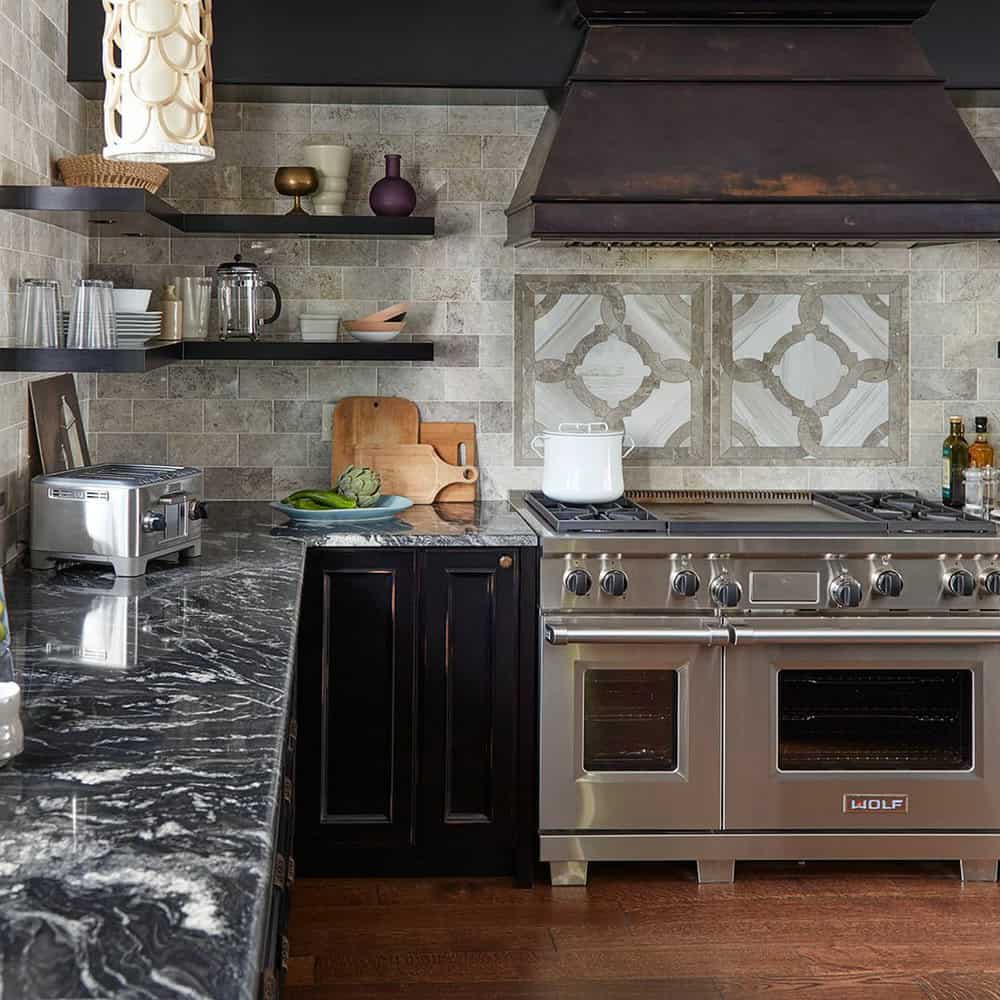 black countertop backsplash ideas