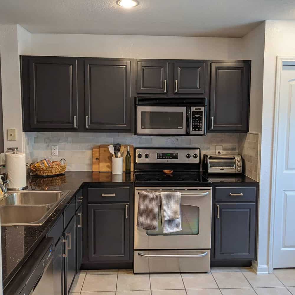 black countertops with backsplash