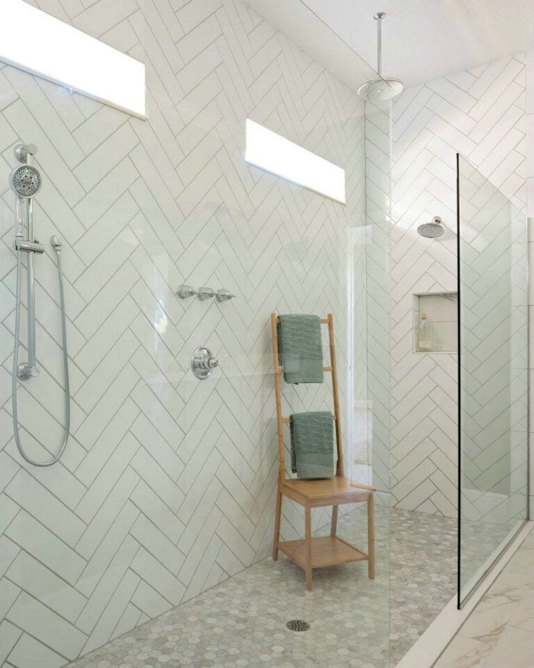 white shower tile with grey grout feature