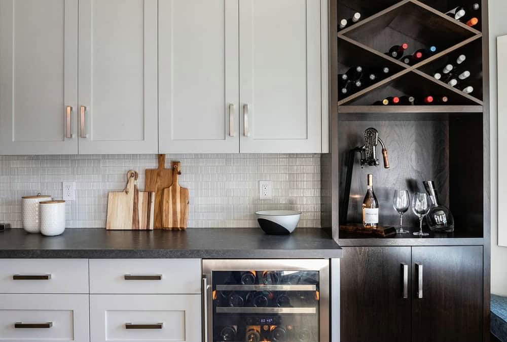 light grey kitchen backsplash