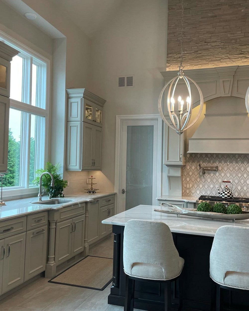 gray kitchen tile backsplash