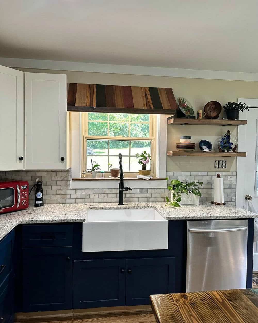 modern backsplash for white cabinets