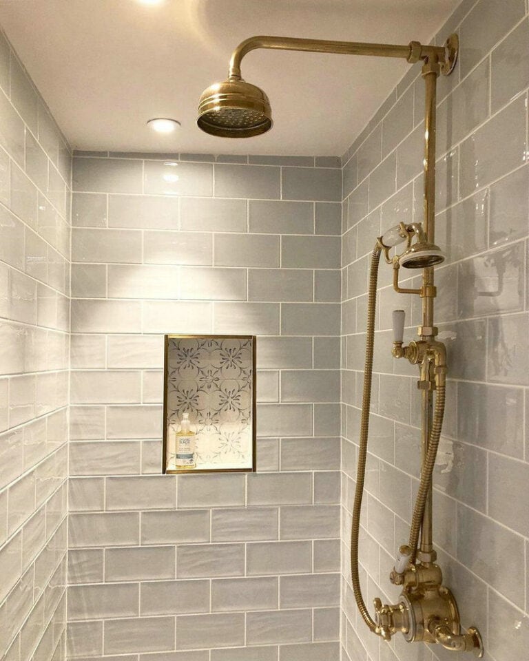 vertical niche in shower feature