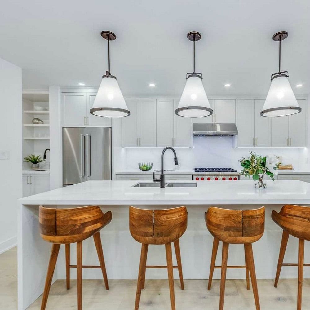 quartz counter backsplash