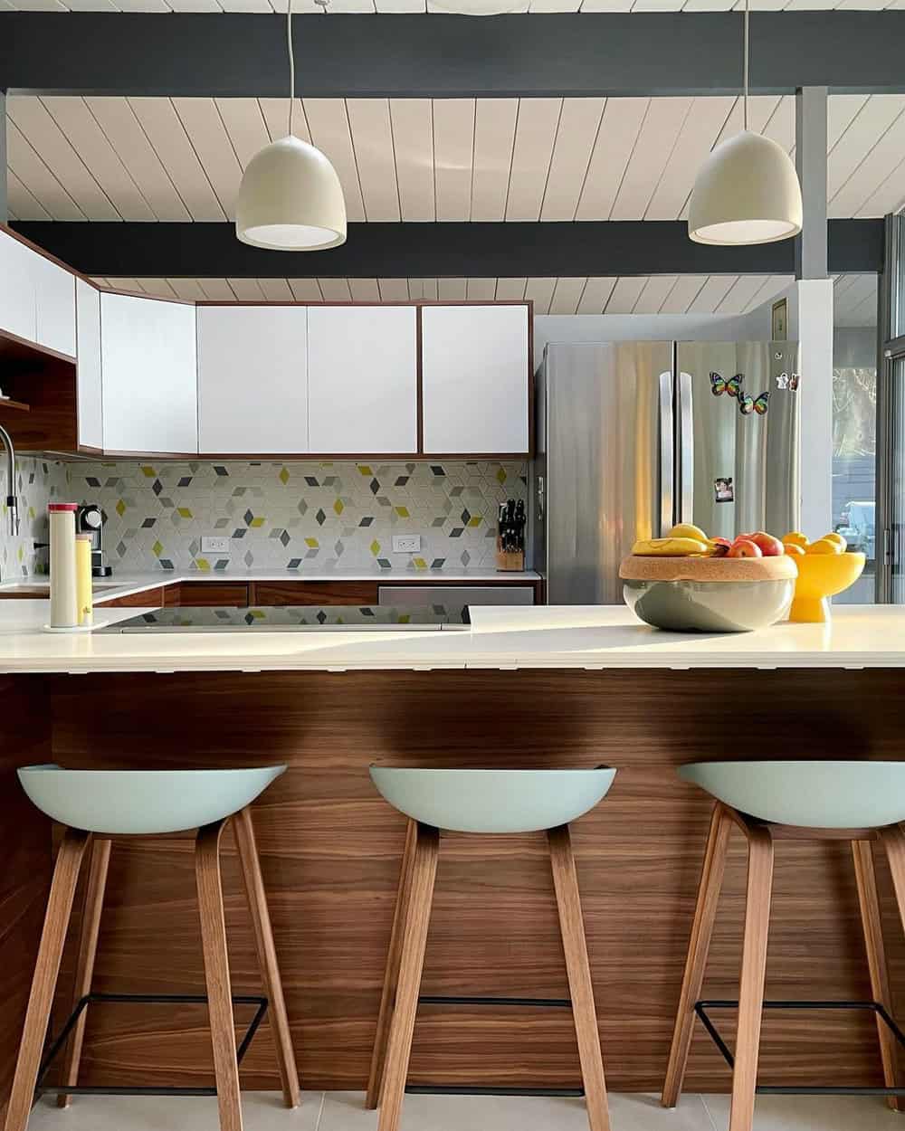 Open Mid-Century Kitchen Vibe