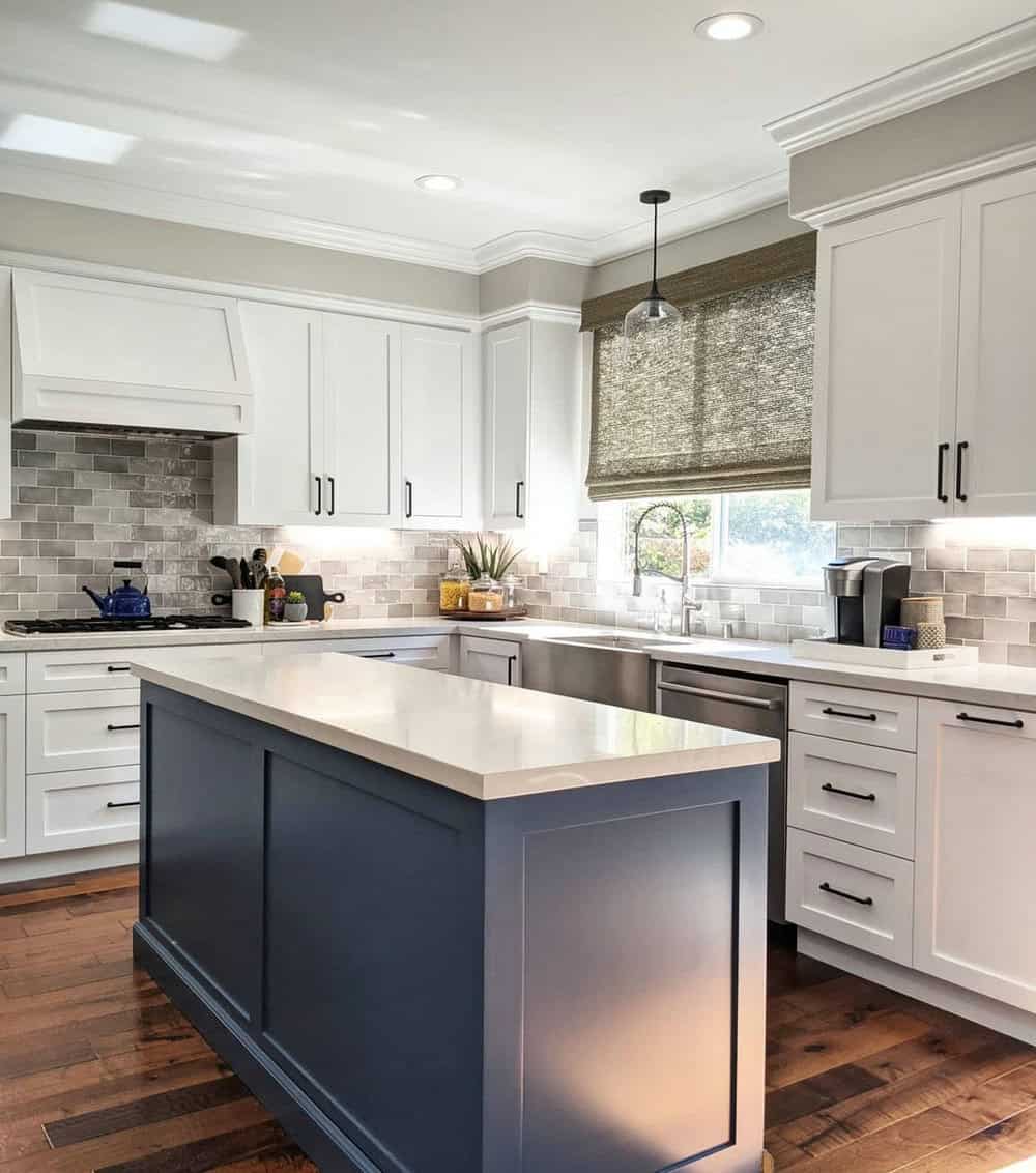 kitchens with gray backsplash