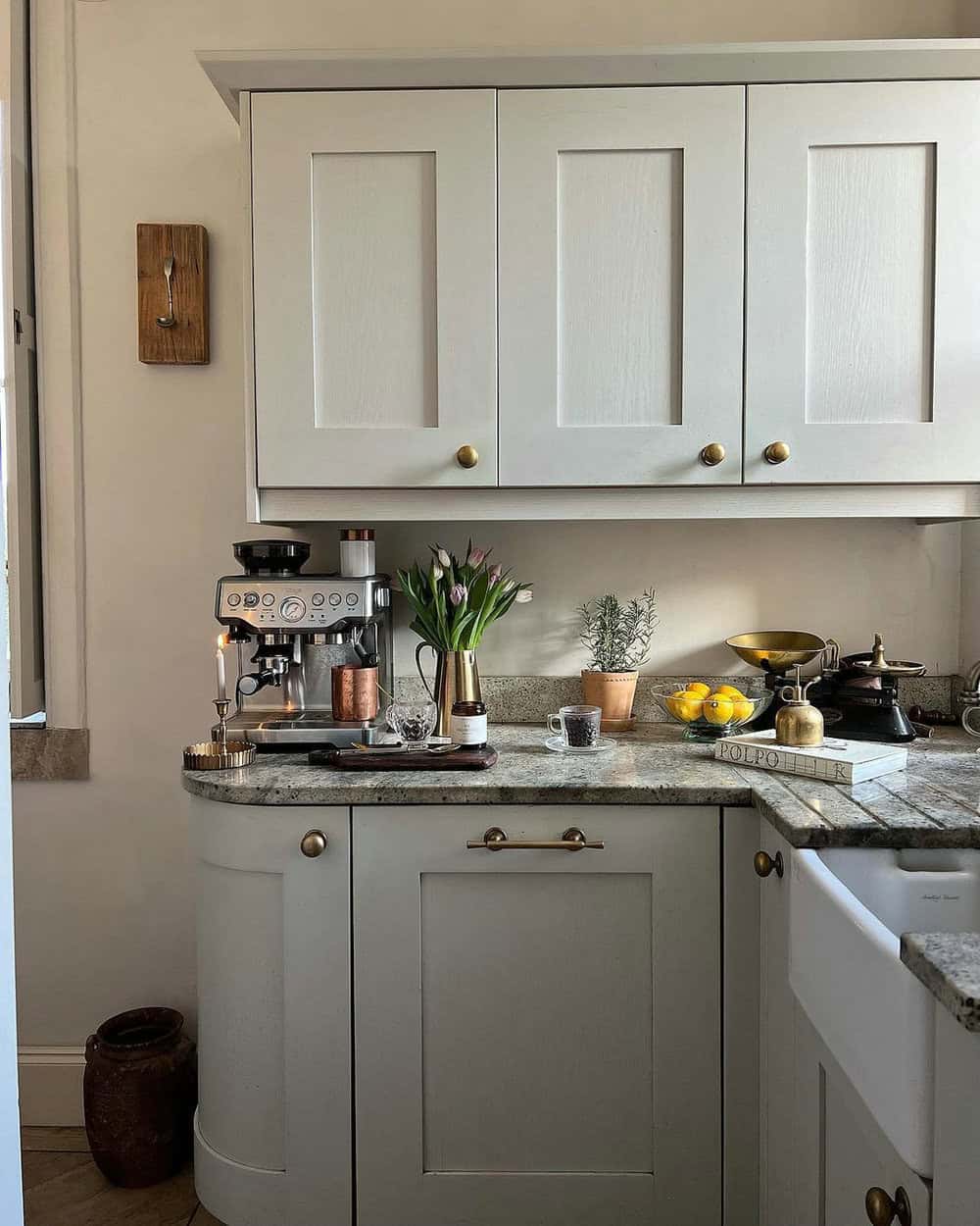 white cabinets what color backsplash