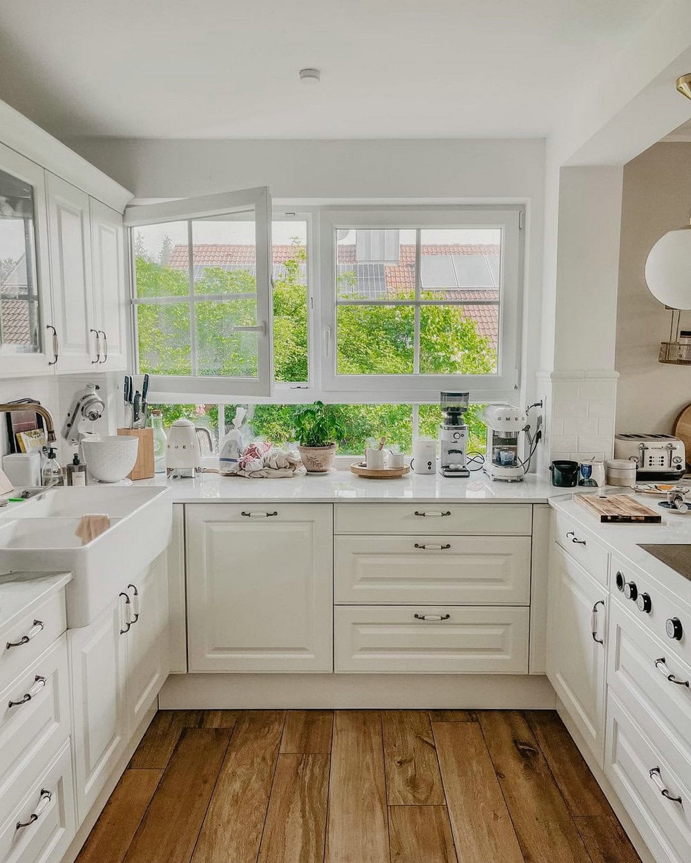 Nicely Planned U-Shaped Kitchen