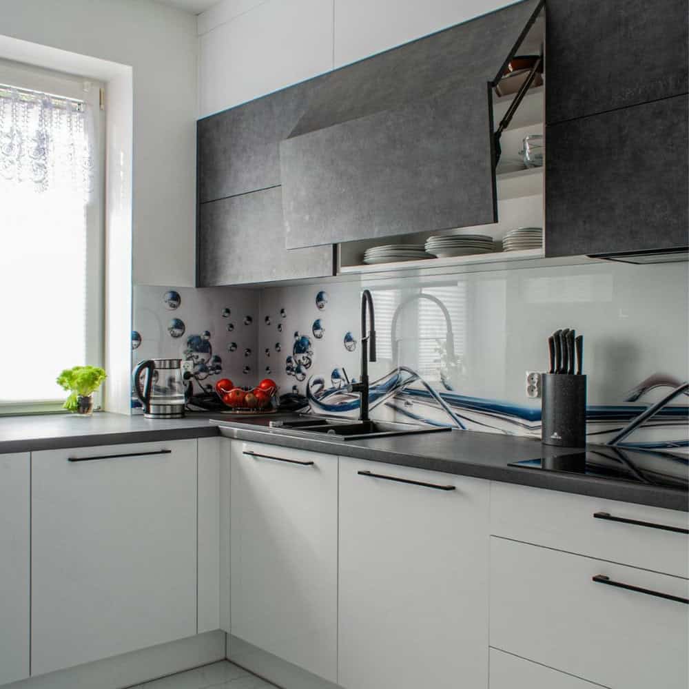 backsplashes for black countertops